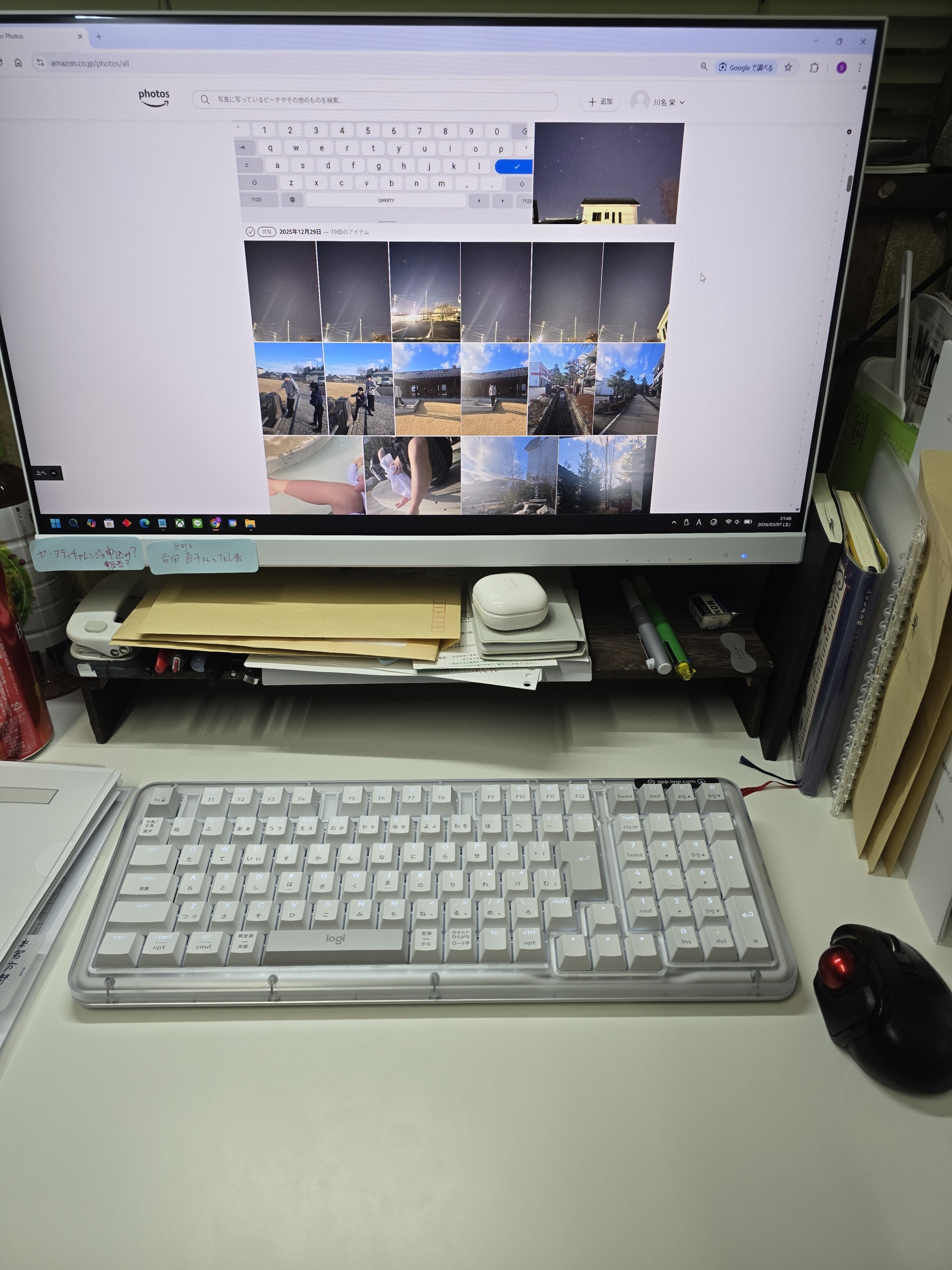 ロジクール Alto Keys K98M デスクに置いた様子